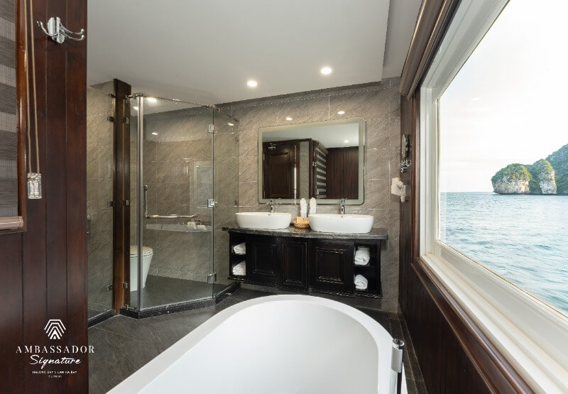 Ambassador Captain's View Suite 6