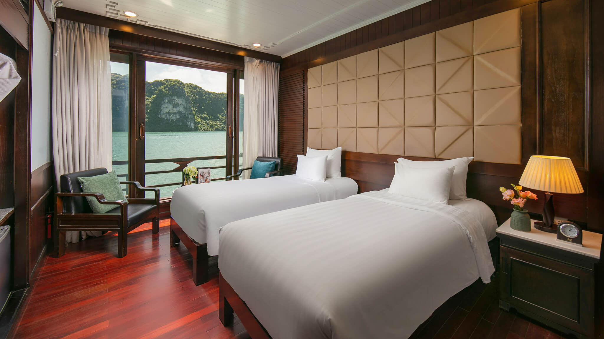 Deluxe Ocean View 2