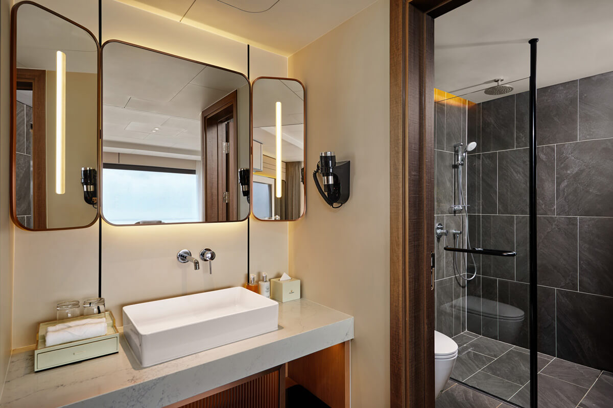 Grand Pioneers Cruise 2 - Executive Suite 4