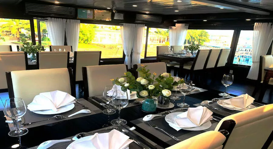 Halong Phoenix Cruiser - Top budget cruises in Halong Bay