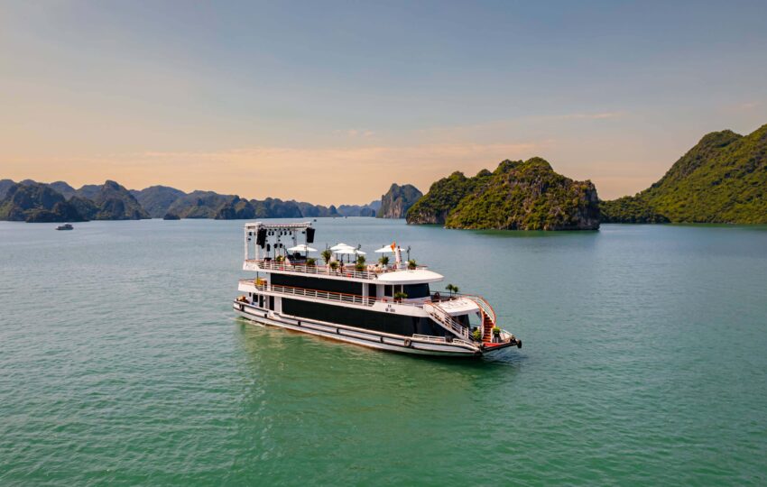 Iris Day Cruise Halong Bay 11