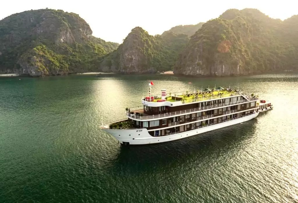 La Casta Regal Cruise