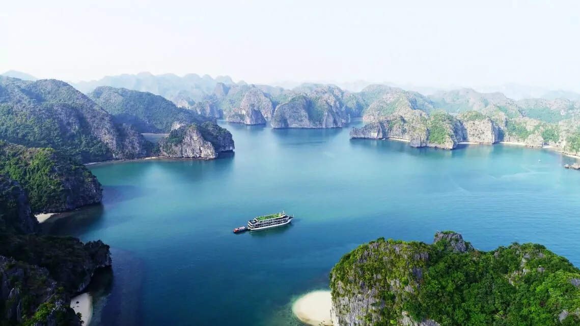 La Casta Regal Cruise - Top deluxe overnight cruises in Halong Bay - Lan Ha Bay