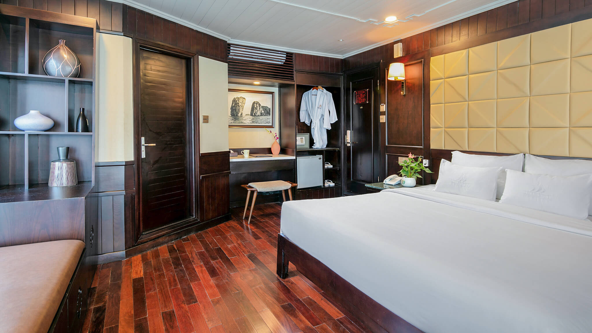 MilaLux Cruise Halong Bay - Royal Suite Balcony 2