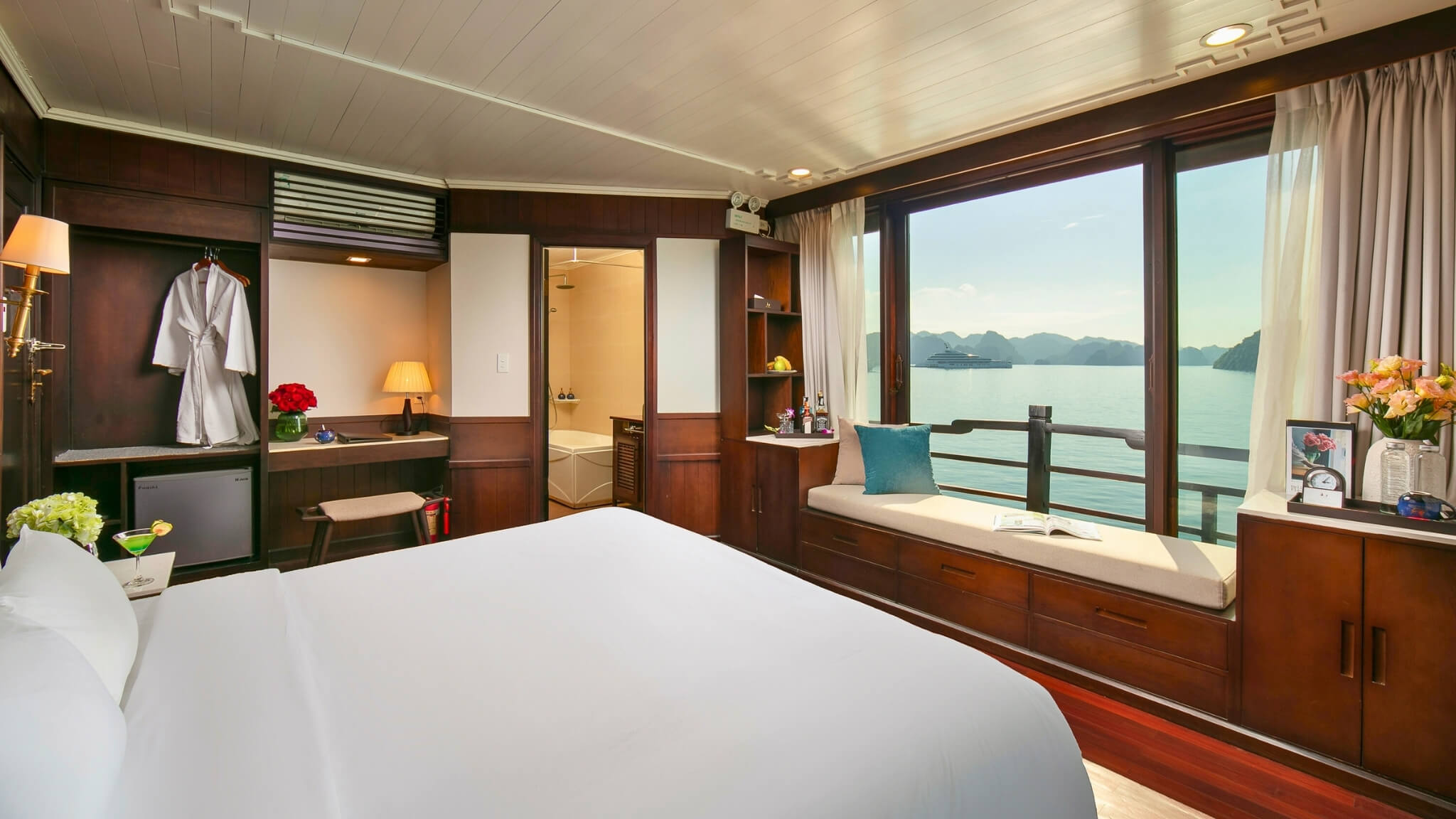 MilaLux Cruise Halong Bay - Royal Suite Balcony 3