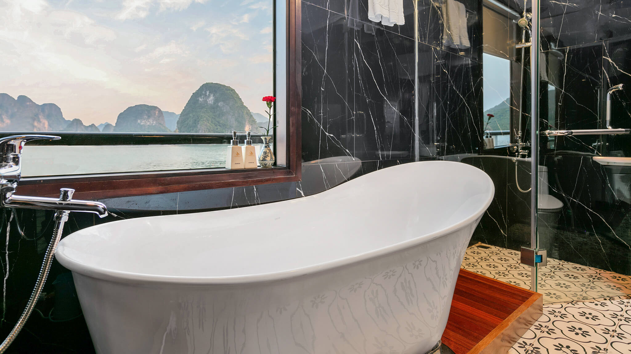 MilaLux Cruise Halong Bay - Royal Suite Balcony 8