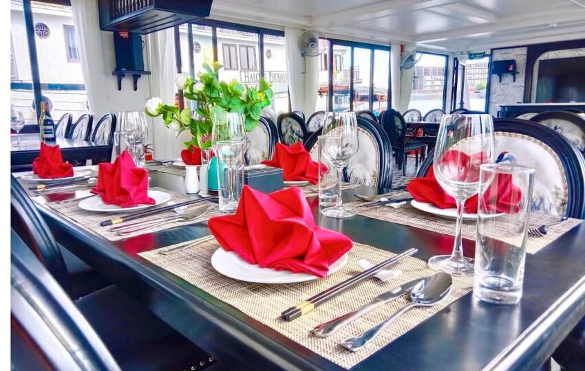 Phoenix Day Cruise Restaurant 2