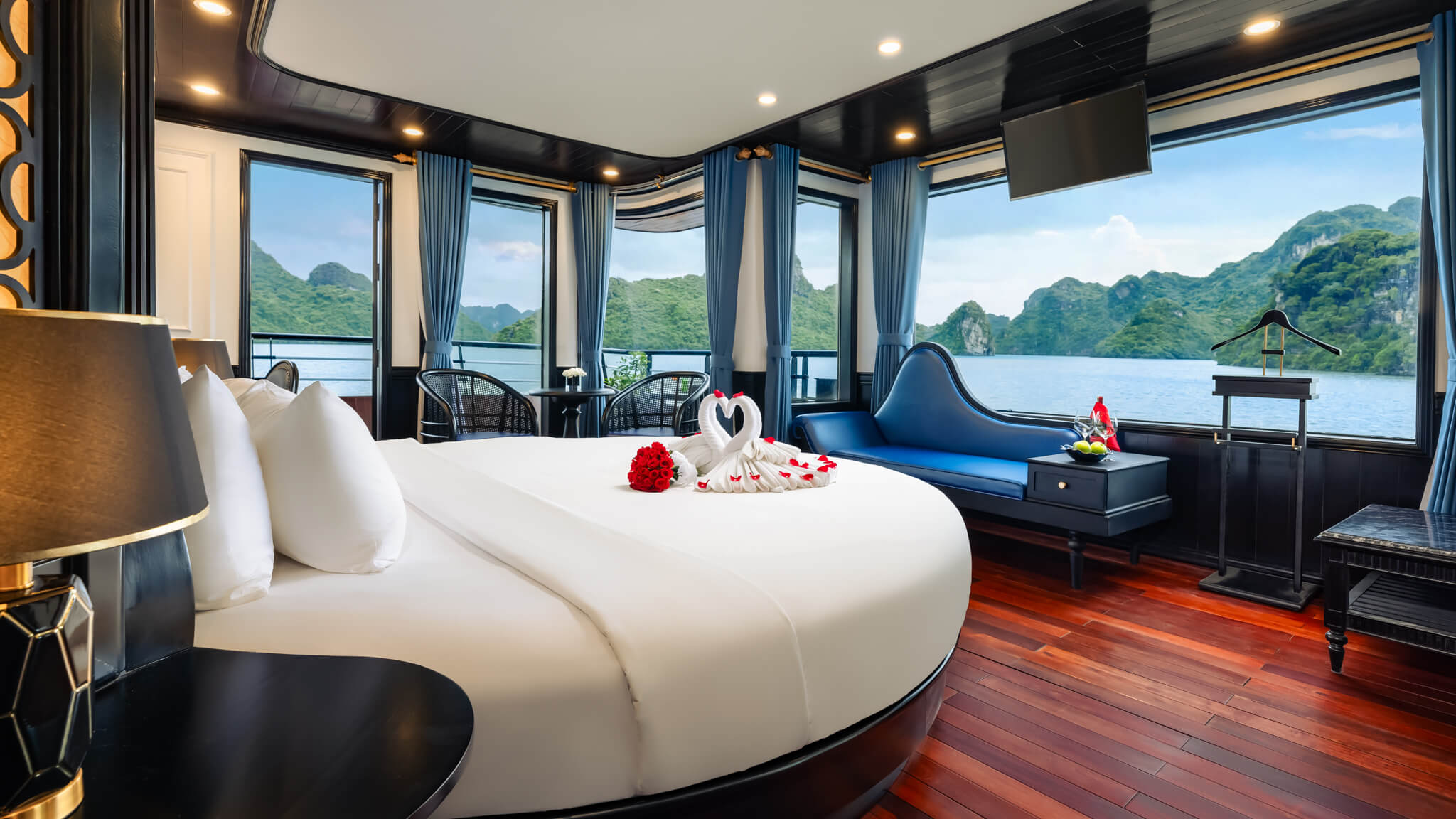 Honeymoon VIP Suite 2