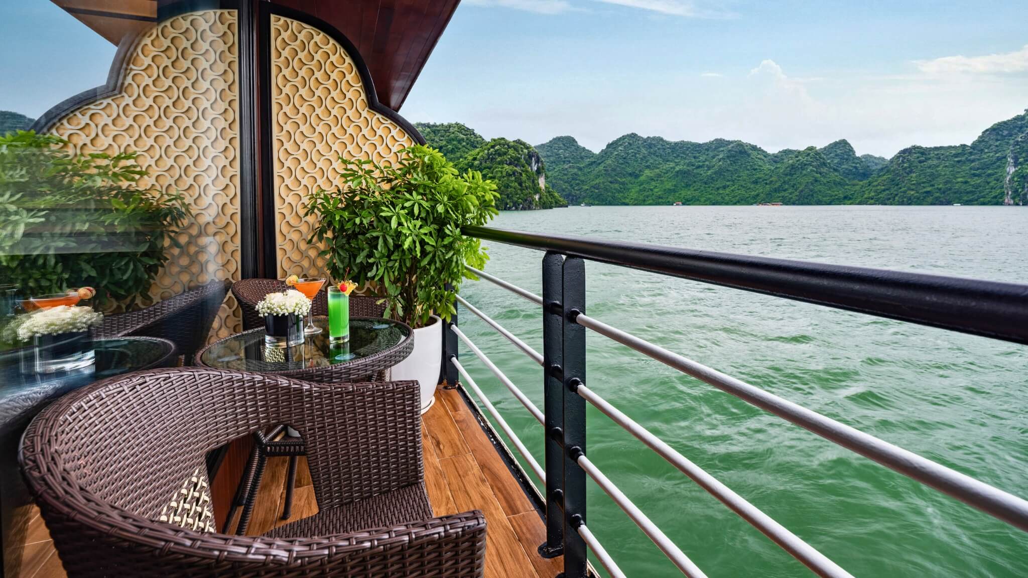 Honeymoon VIP Suite 6