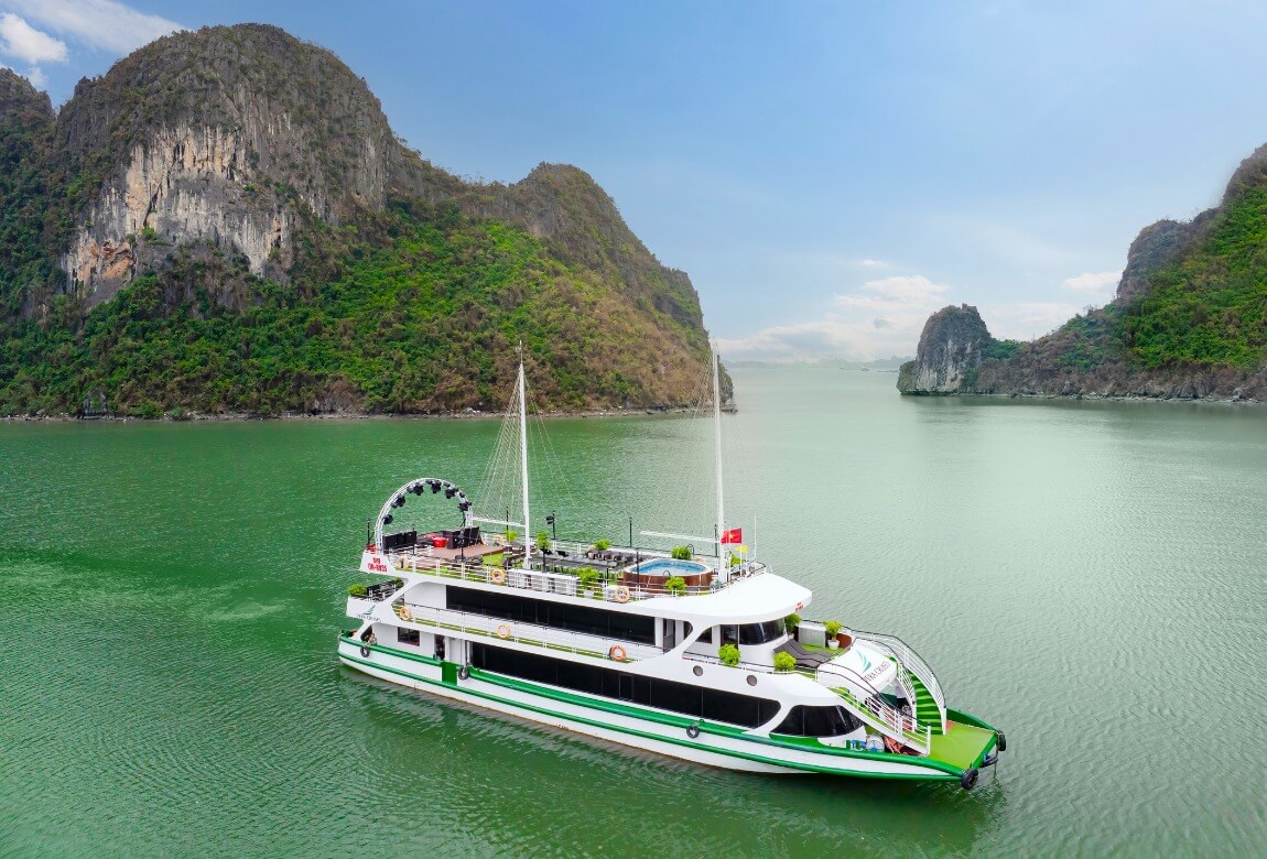 Halong Bay Vera Day Cruise 1