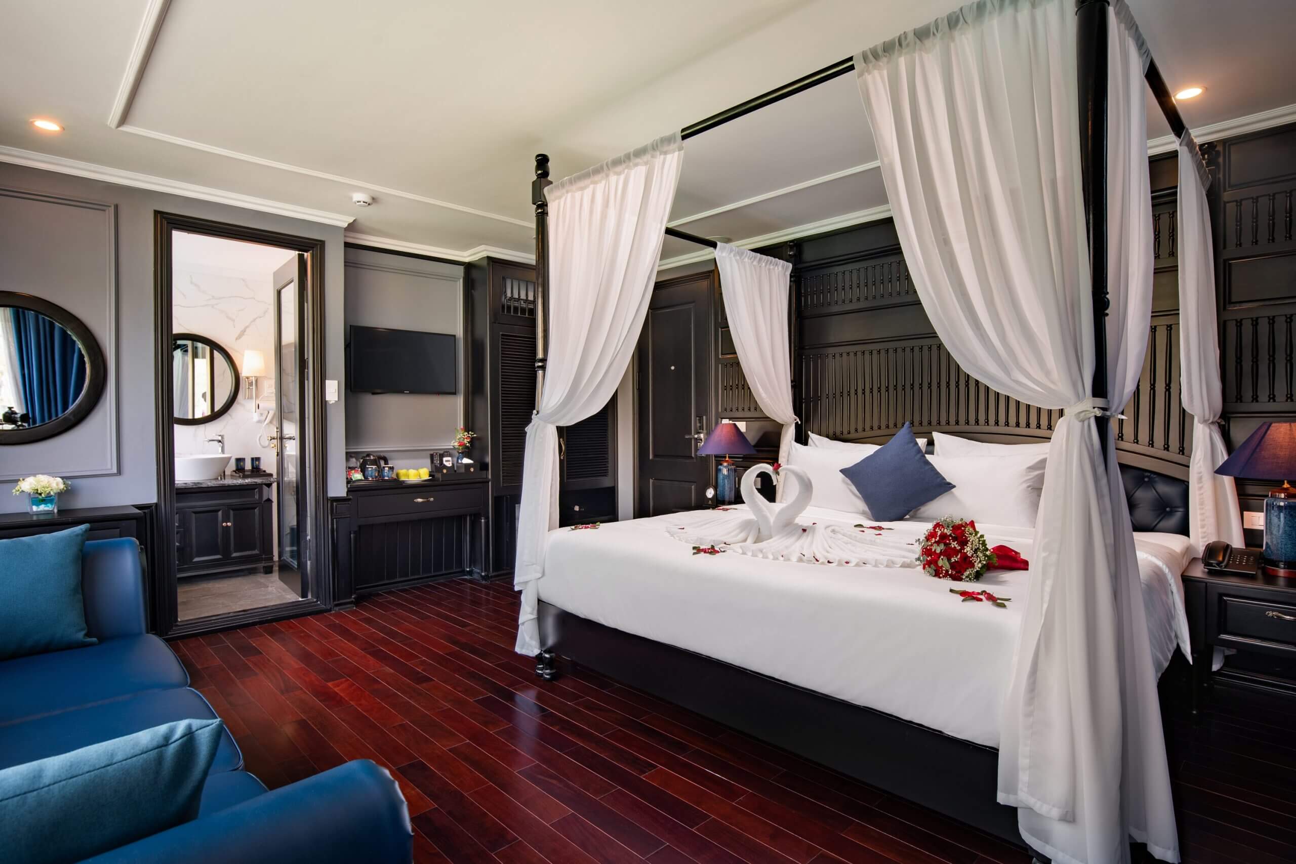 Honeymoon Suite With Private Terrace 12