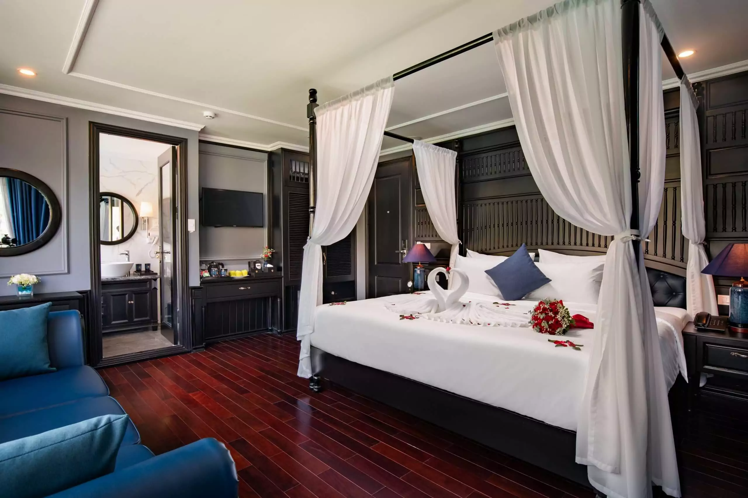 Honeymoon Suite With Private Terrace 12