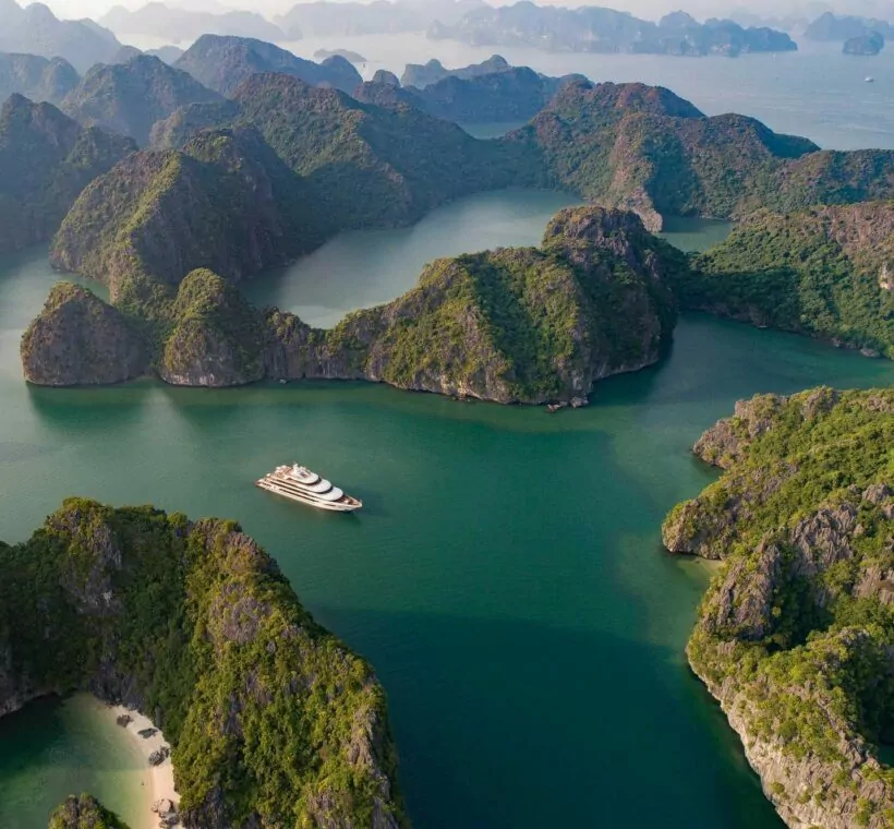 Lan Ha Bay - Halong Bay, Vietnam