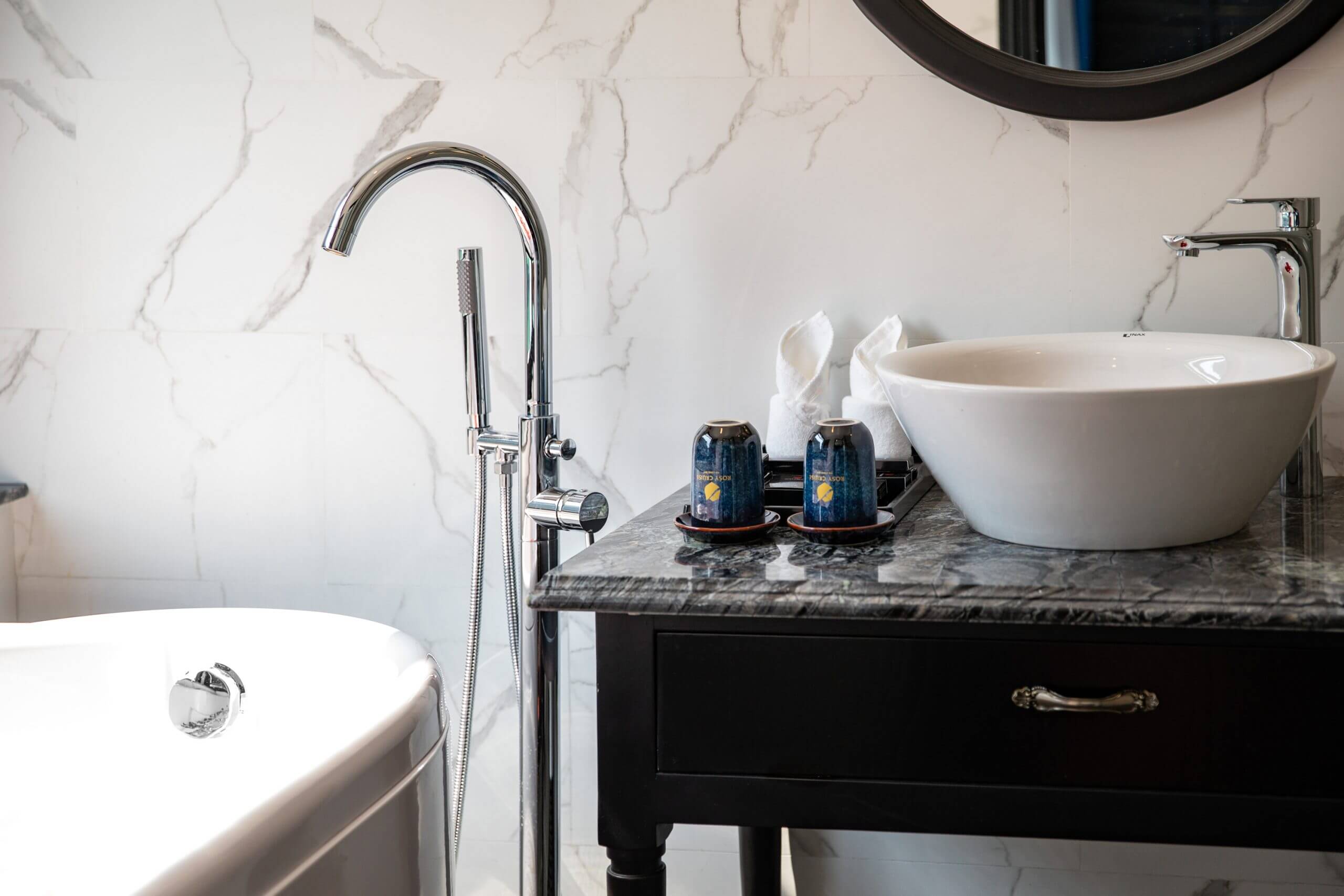 Luxury Suite With Private Ocean View Balcony 11