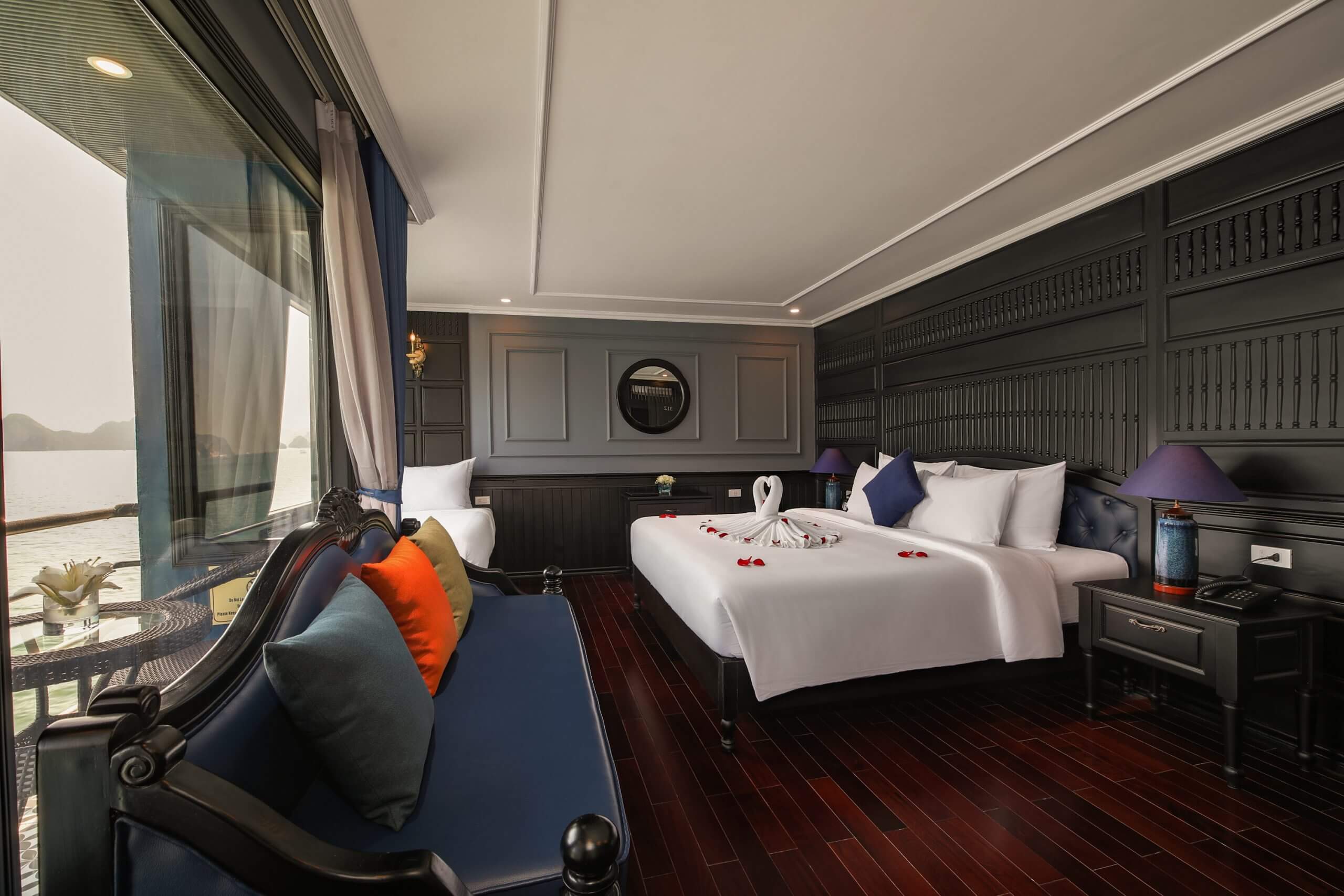 Luxury Suite With Private Ocean View Balcony 2