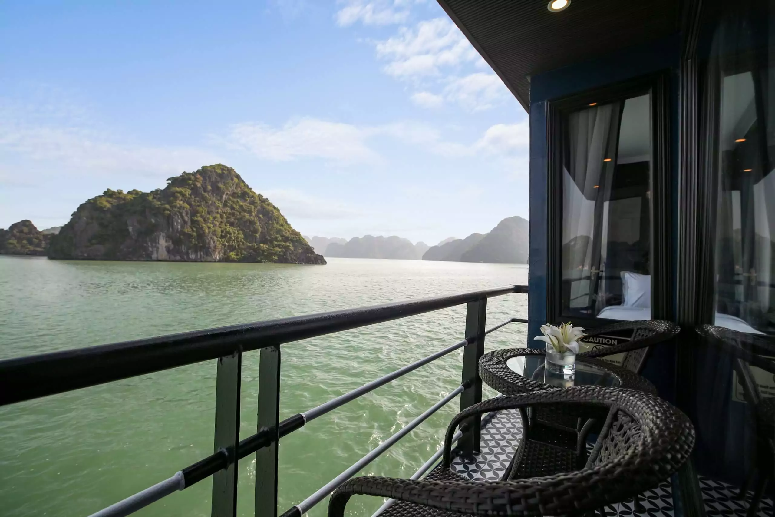 Luxury Suite With Private Ocean View Balcony 3
