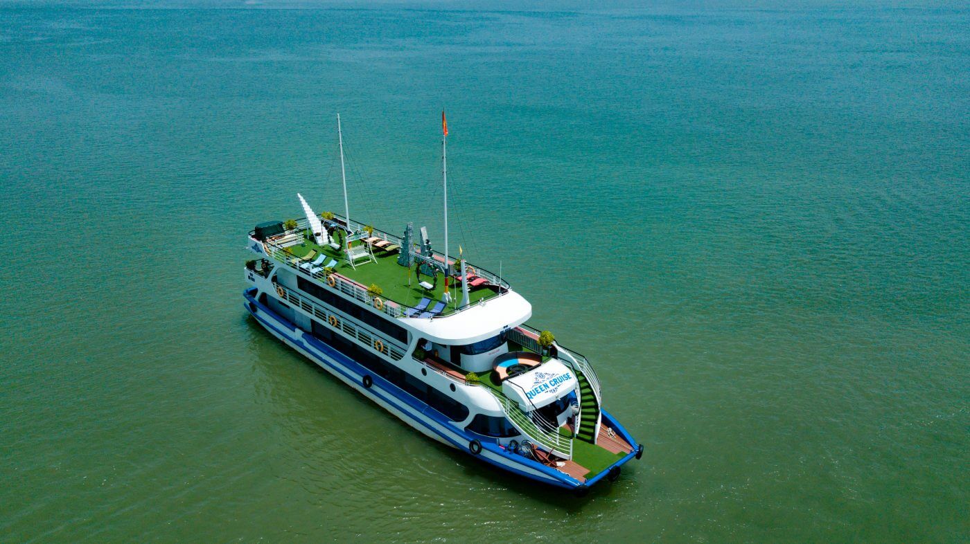 Queen Day Cruise