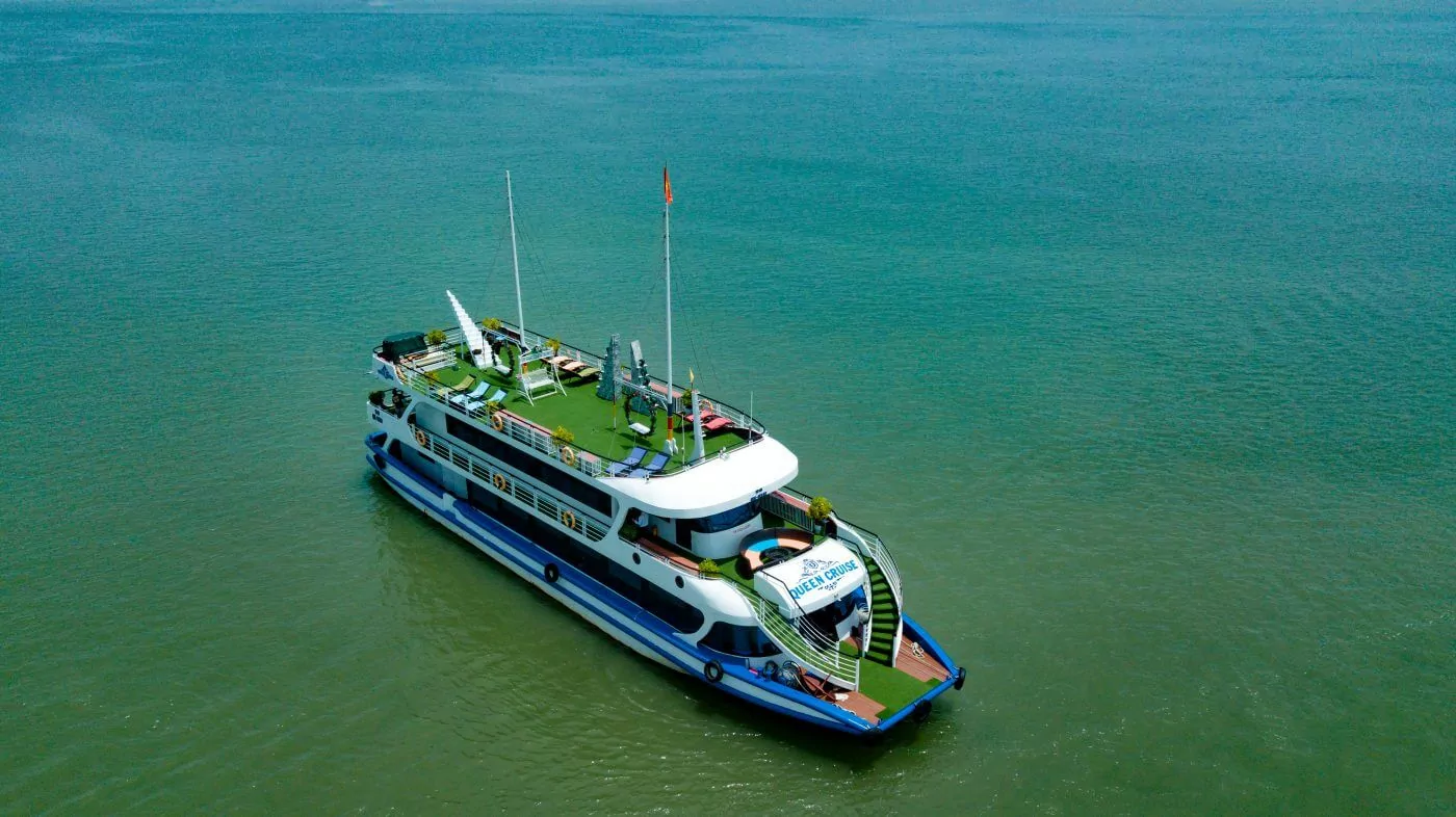 Queen Day Cruise