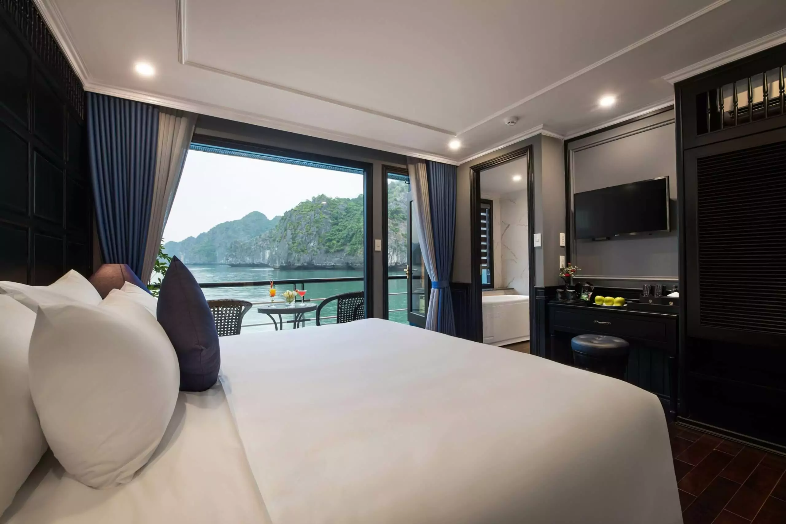 Rosy Cruise Senior Suite Ocean View Balcony