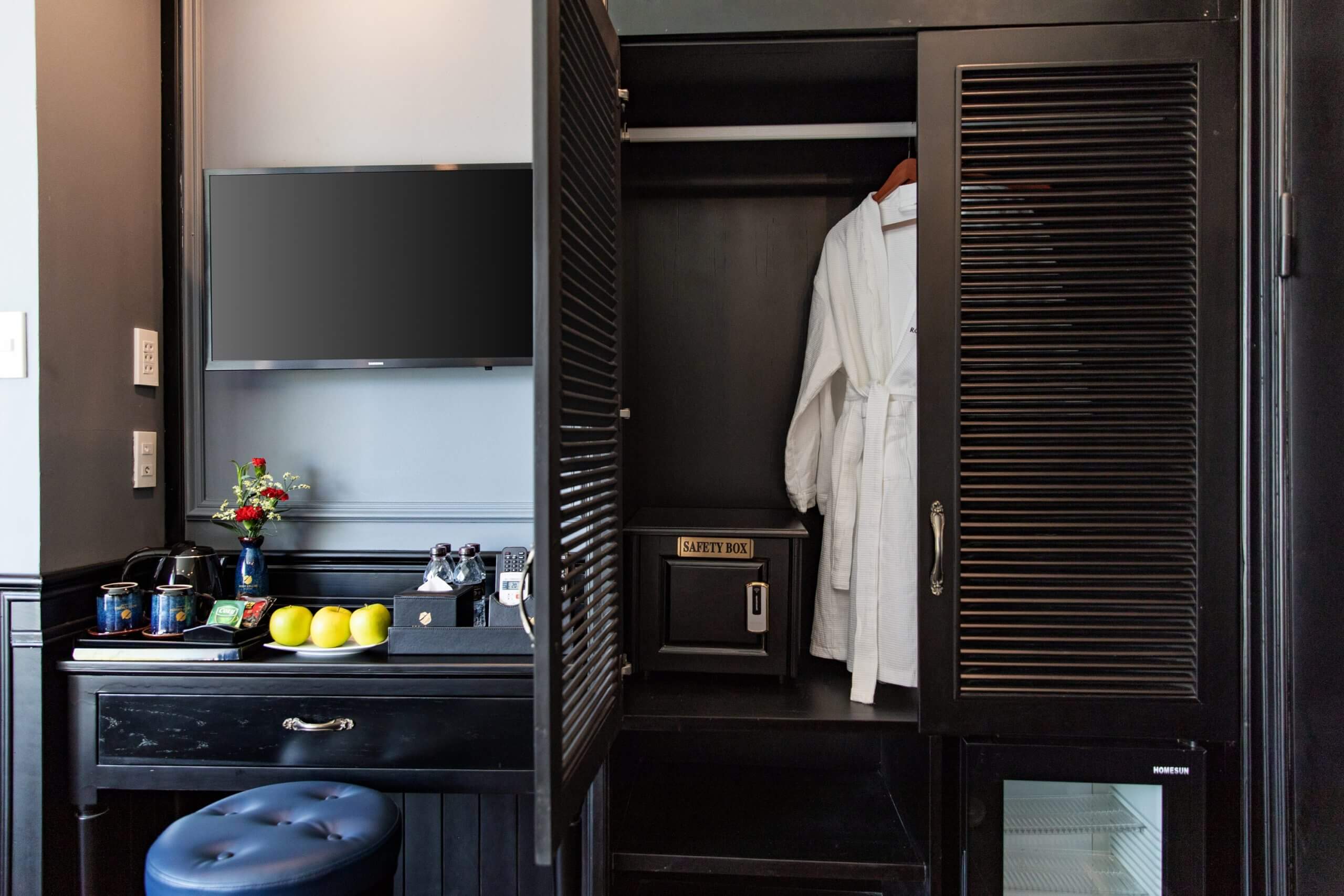 Triple Suite With Private Ocean View Balcony 4
