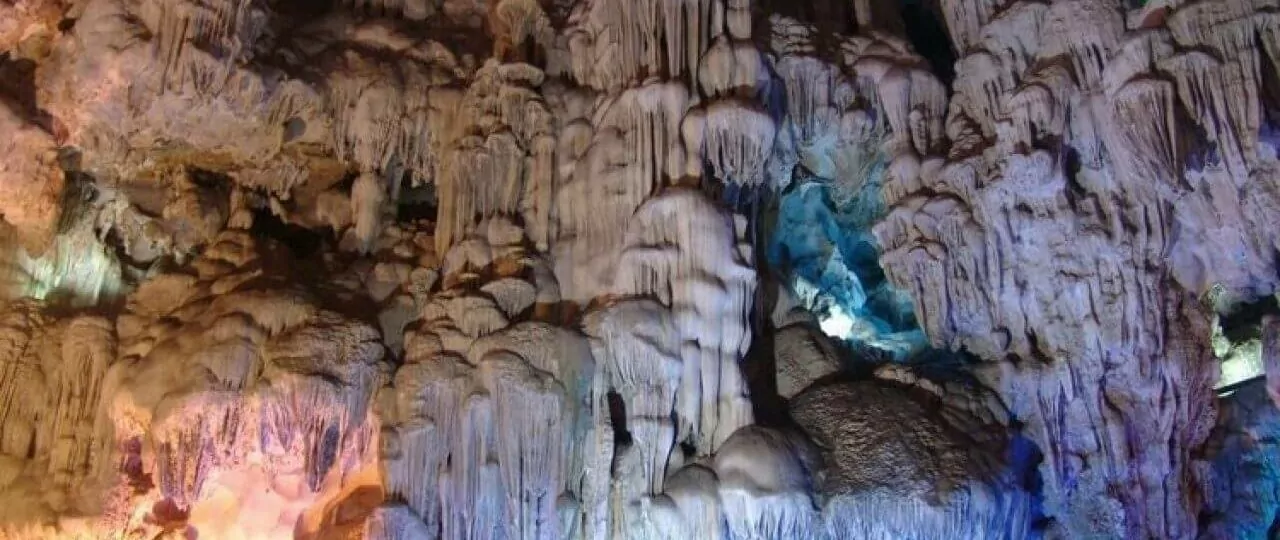 Trung Trang Cave - Top attractions in Cat Ba Island, Vietnam