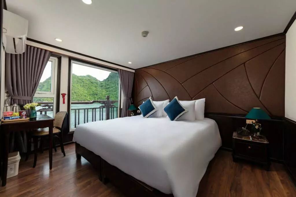 Amanda Cruise Junior Suite 1