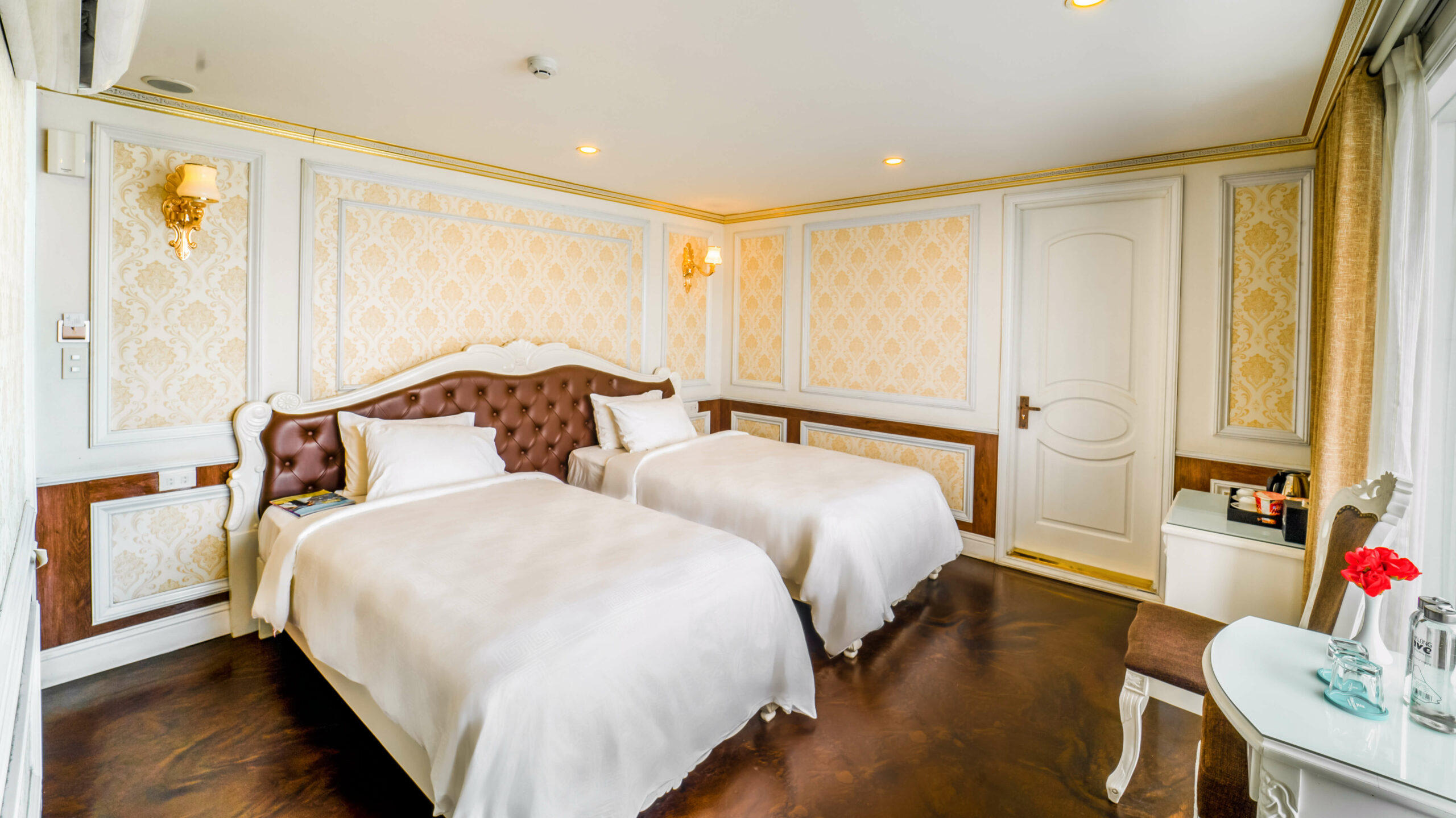Halong Aquamarine Senior Suite 4