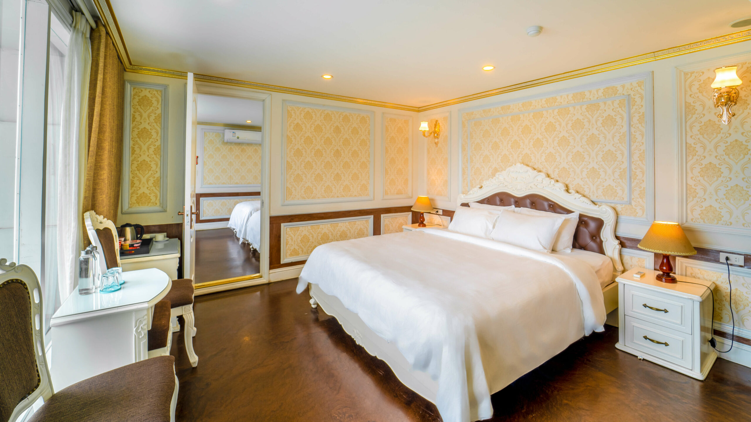 Halong Aquamarine Senior Suite 5