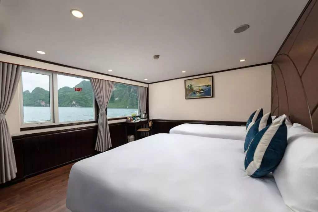 Triple Deluxe Cabin 1
