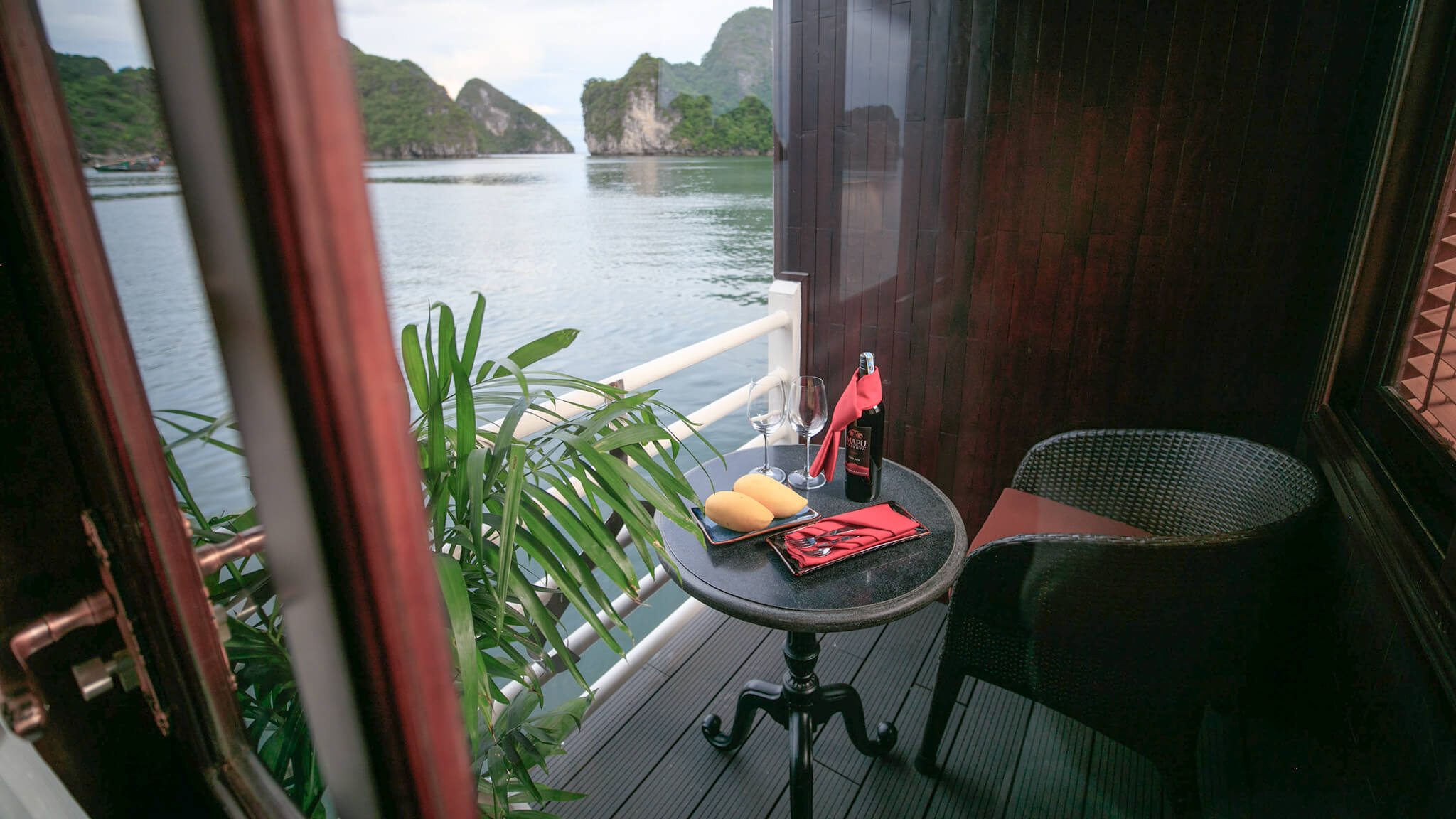 Elegance Balcony 7