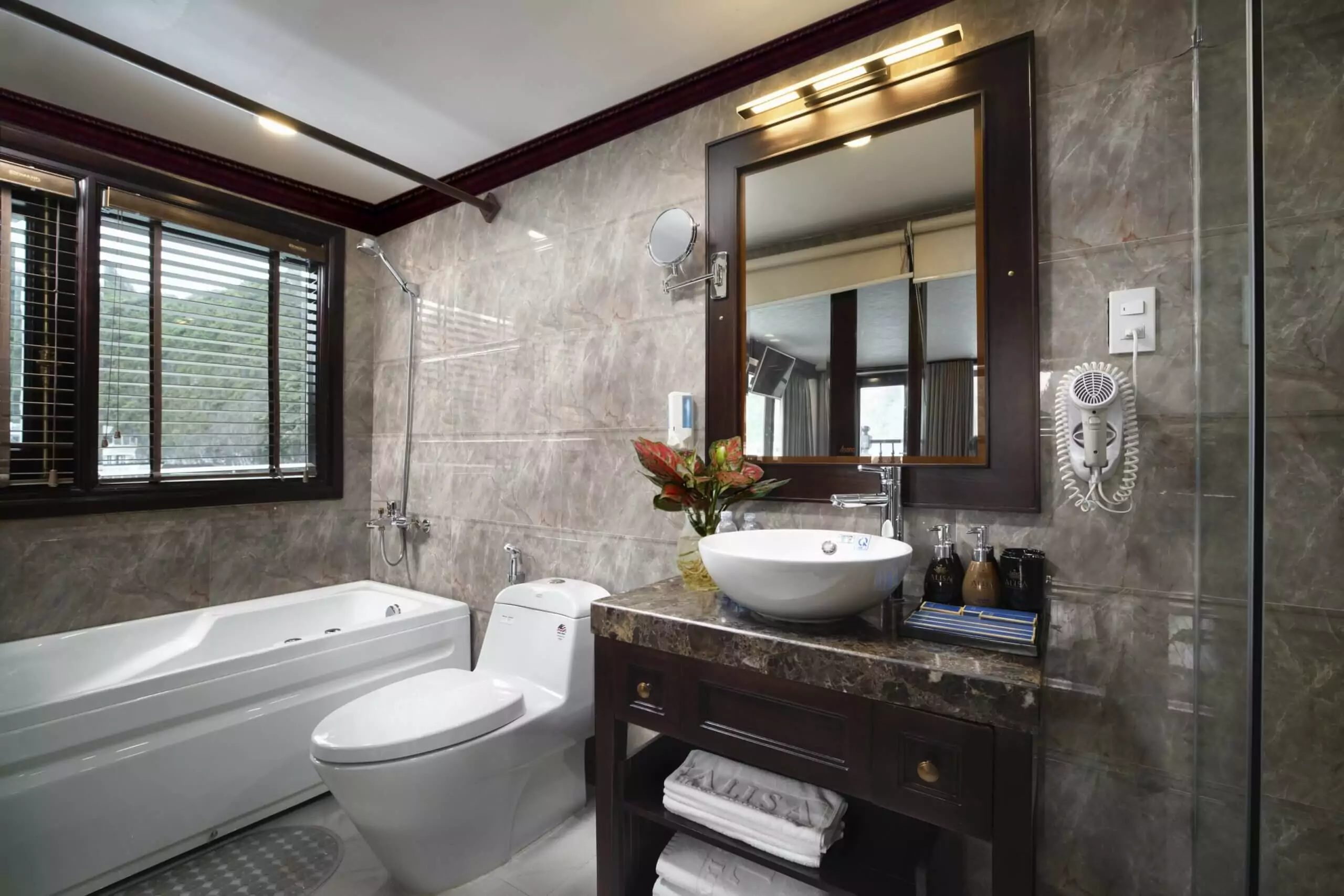 Alisa Premier Cruise Family Connecting Suite Bathroom