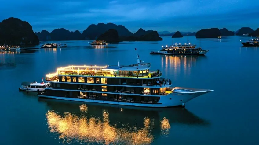 Doris Cruise – One of the Top Luxury Cruises in Halong Bay & Lan Ha Bay, Vietnam