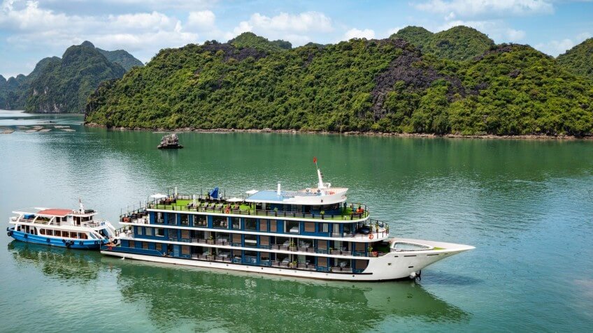 Doris Cruise – One of the Top Luxury Cruises in Halong Bay & Lan Ha Bay, Vietnam