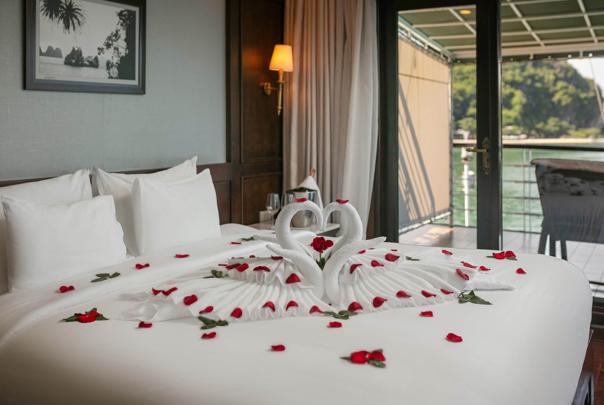 Halong Phoenix Cruises Royal Suite