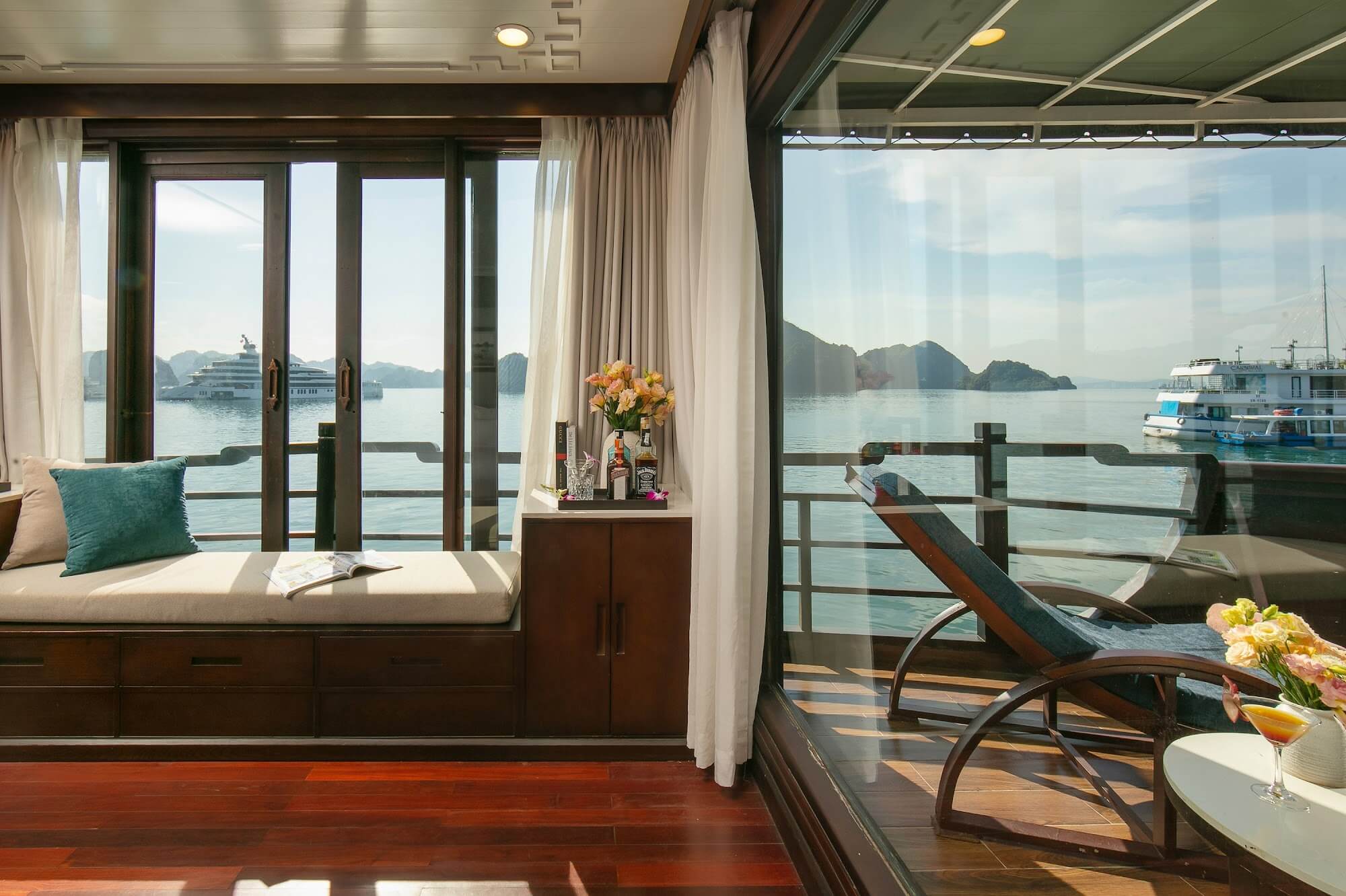 Halong Phoenix Cruises Royal Suite 10