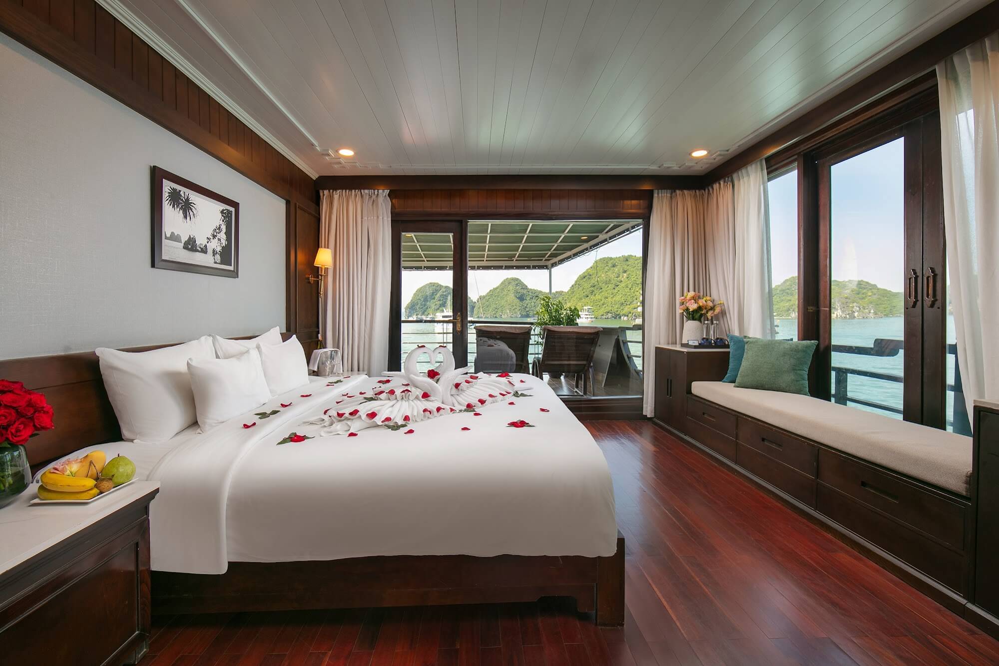 Halong Phoenix Cruises Royal Suite 4