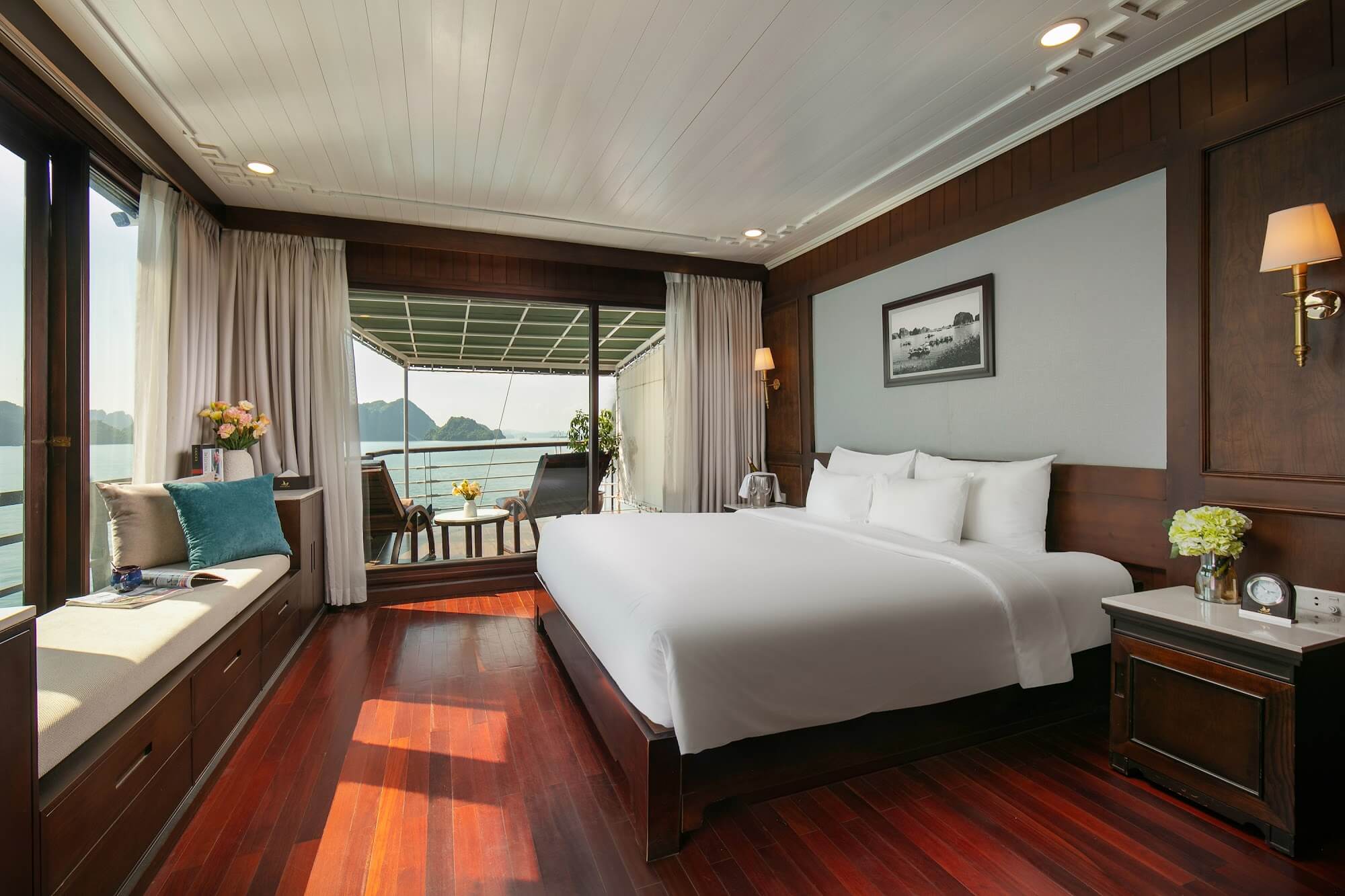 Halong Phoenix Cruises Royal Suite 7