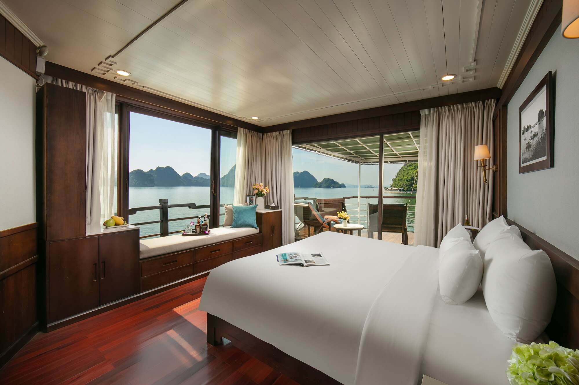 Halong Phoenix Cruises Royal Suite 8