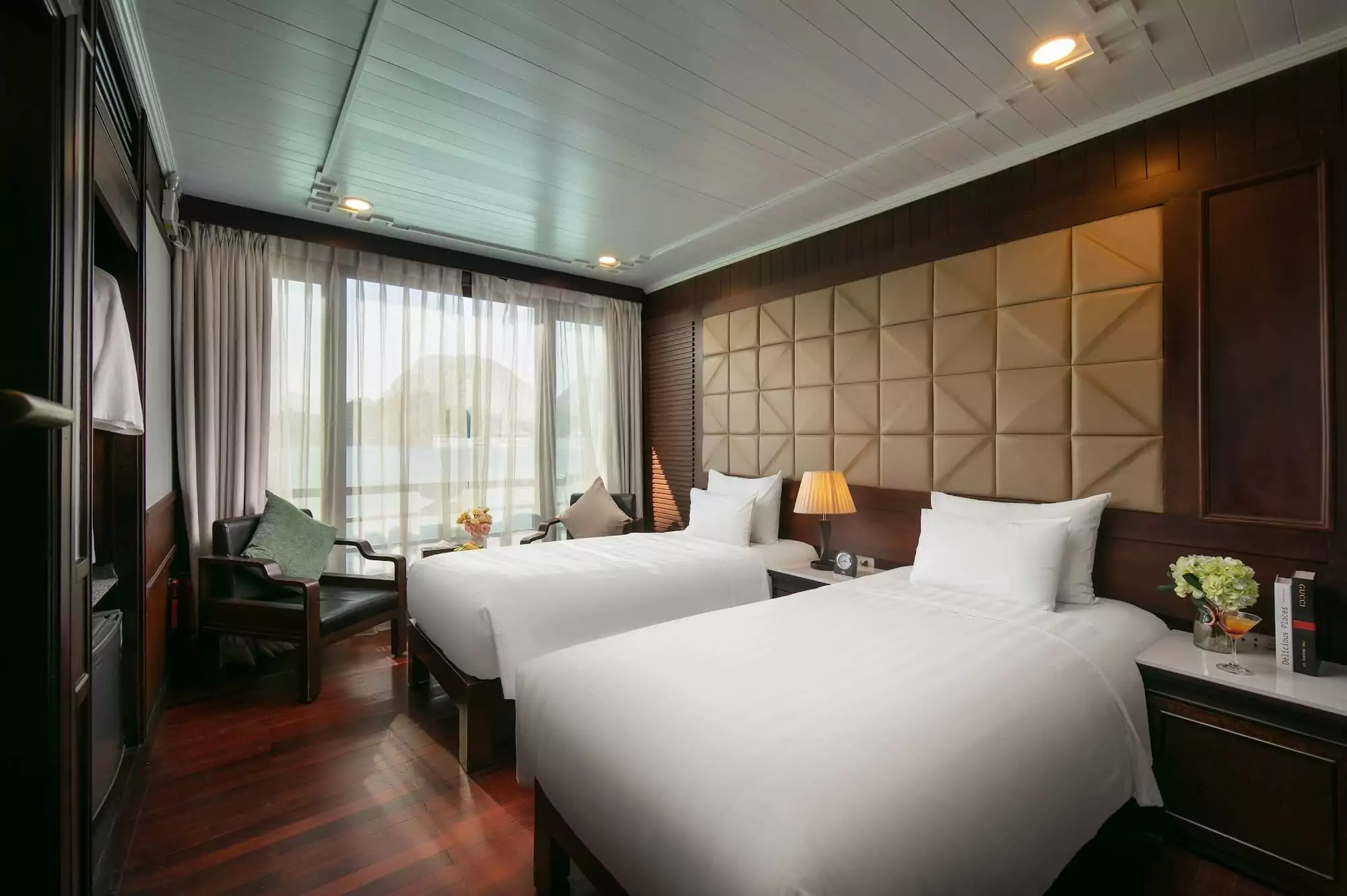 Halong Phoenix Cruises Suite Ocean Cabin 1 (4)