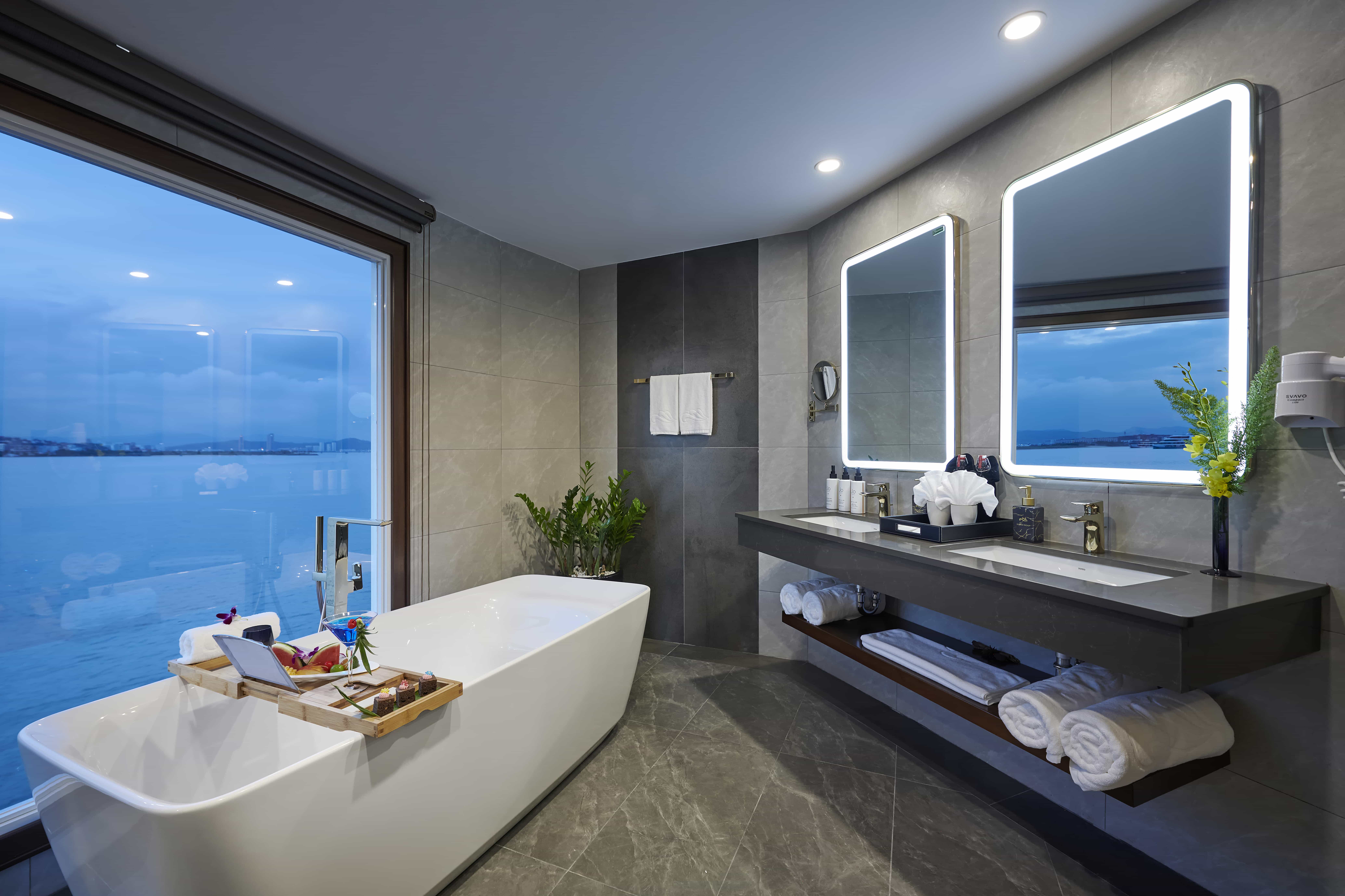 Legacy Gallery Suite 3