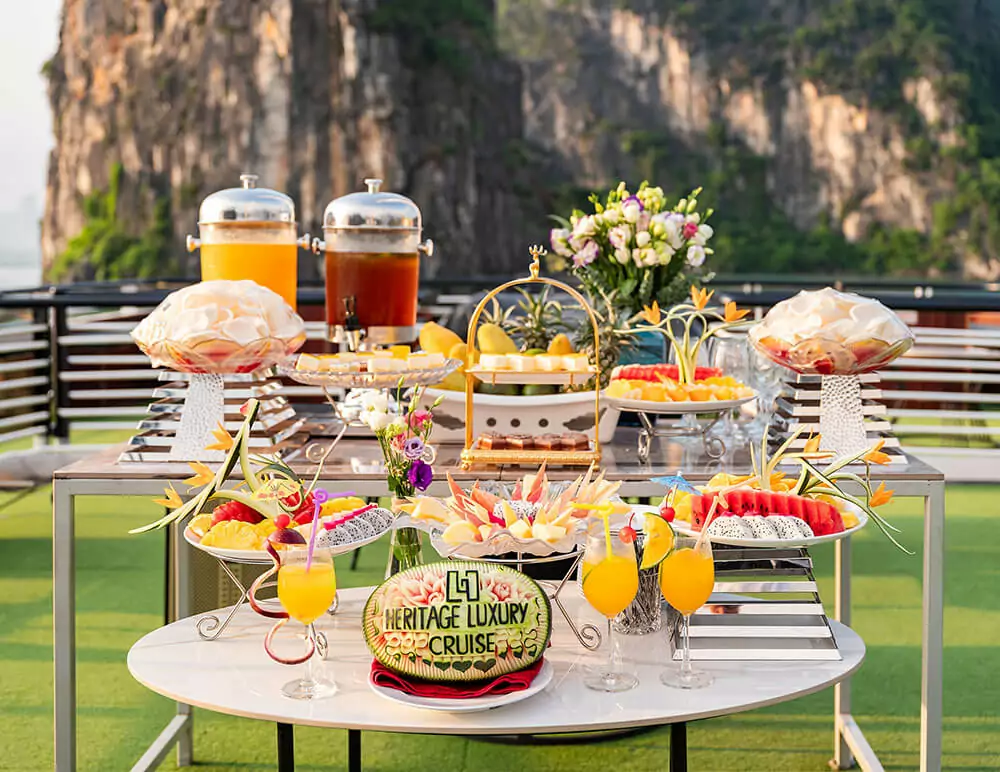 HALONG HERITAGE LUXURY DAY CRUISE Sundeck