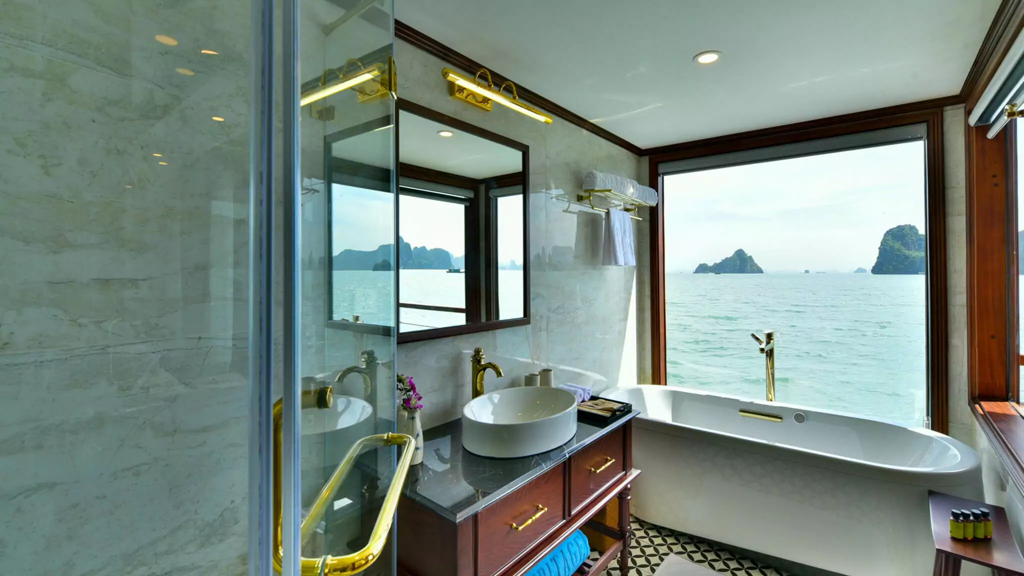 Heritage Binh Chuan Cruise Halong Bay - Captain Suites 4