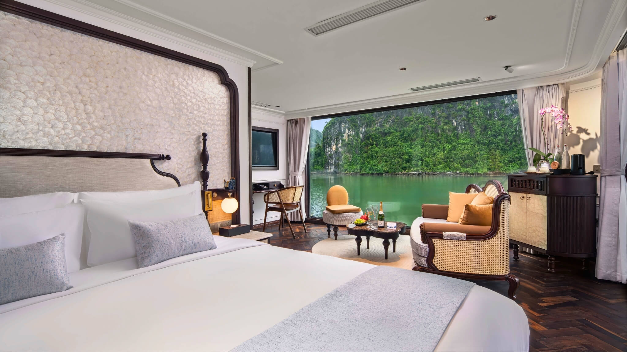 Lyra Grandeur Cruise - La Suite De Lyra