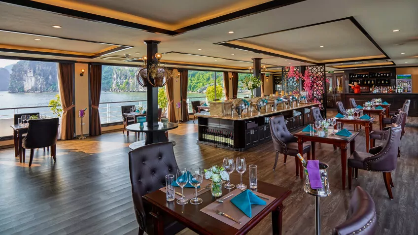 Mon Cheri Cruises Halong Bay Halal restaurant serving Vietnamese, Asian and European cuisine