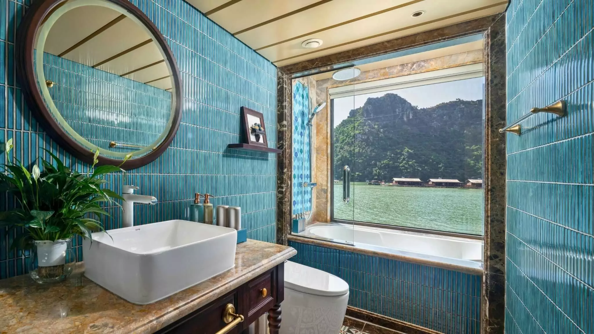 Oasis Suite 4
