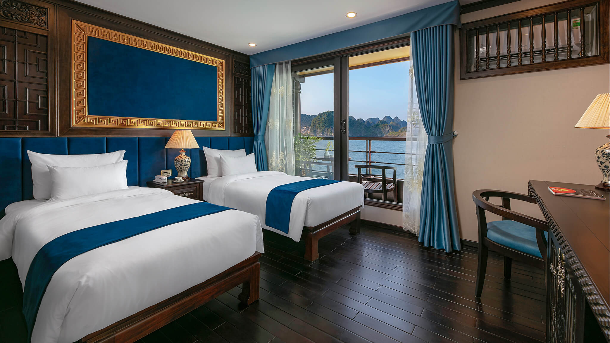 Nostalgia Cruise - Prince & Princess Suite