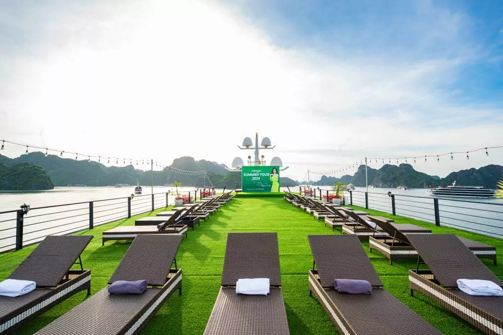 Velar of the Seas Cruise Sundeck