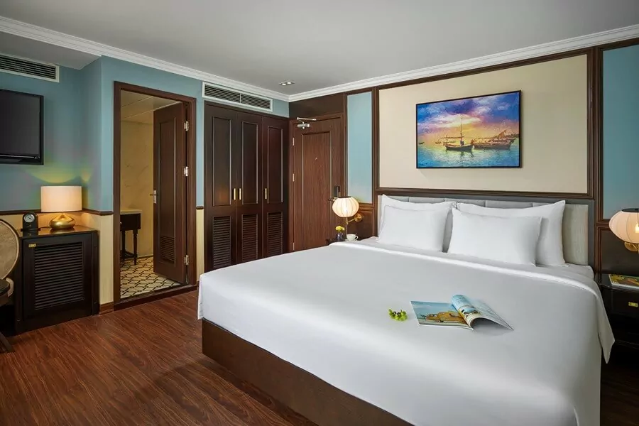 Capella Cruise - Oasis Suite 3