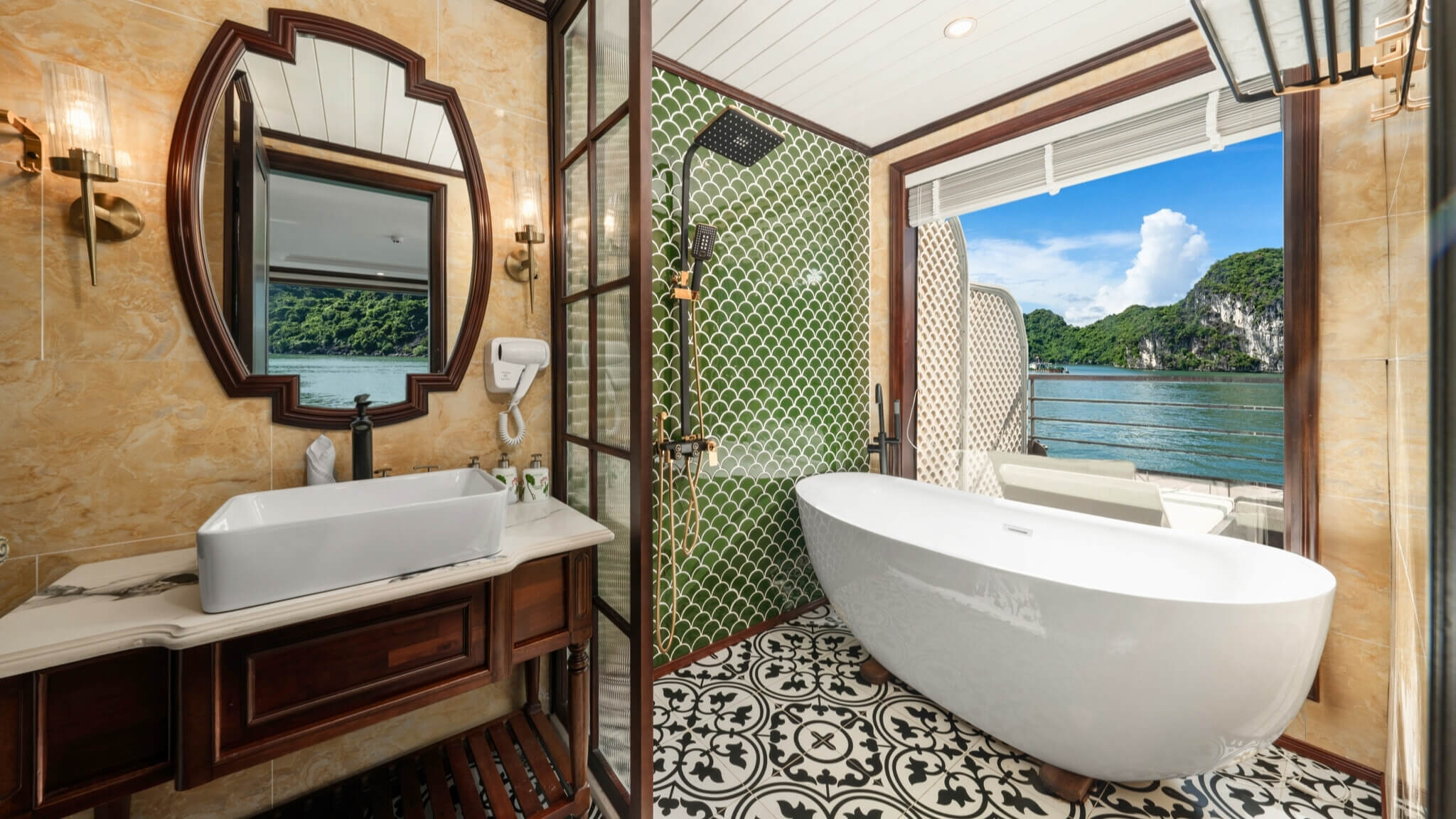 Cycad Cruise Bai Tu Long Bay - Family Balcony 4