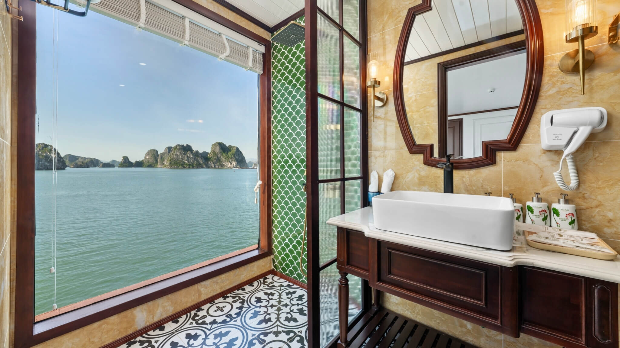 Cycad Cruise Bai Tu Long Bay - Deluxe Seaview 3